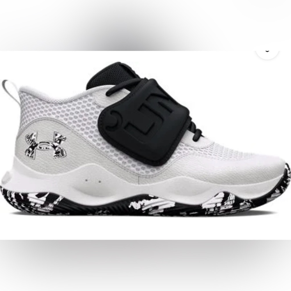 Under Armour Unisex-Child Grade School Zone Basketball 2 Shoe Size 2